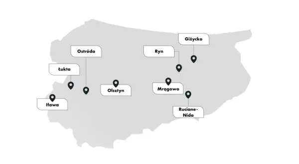 Mapa turystyczna Warmia i Mazury z zaznaczonymi miastami: Olsztyn, Ostróda, Iława, Łukta, Mrągowo, Ruciane-Nida, Ryn, Giżycko.